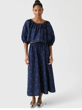 HUNTER BELL
Women's Top